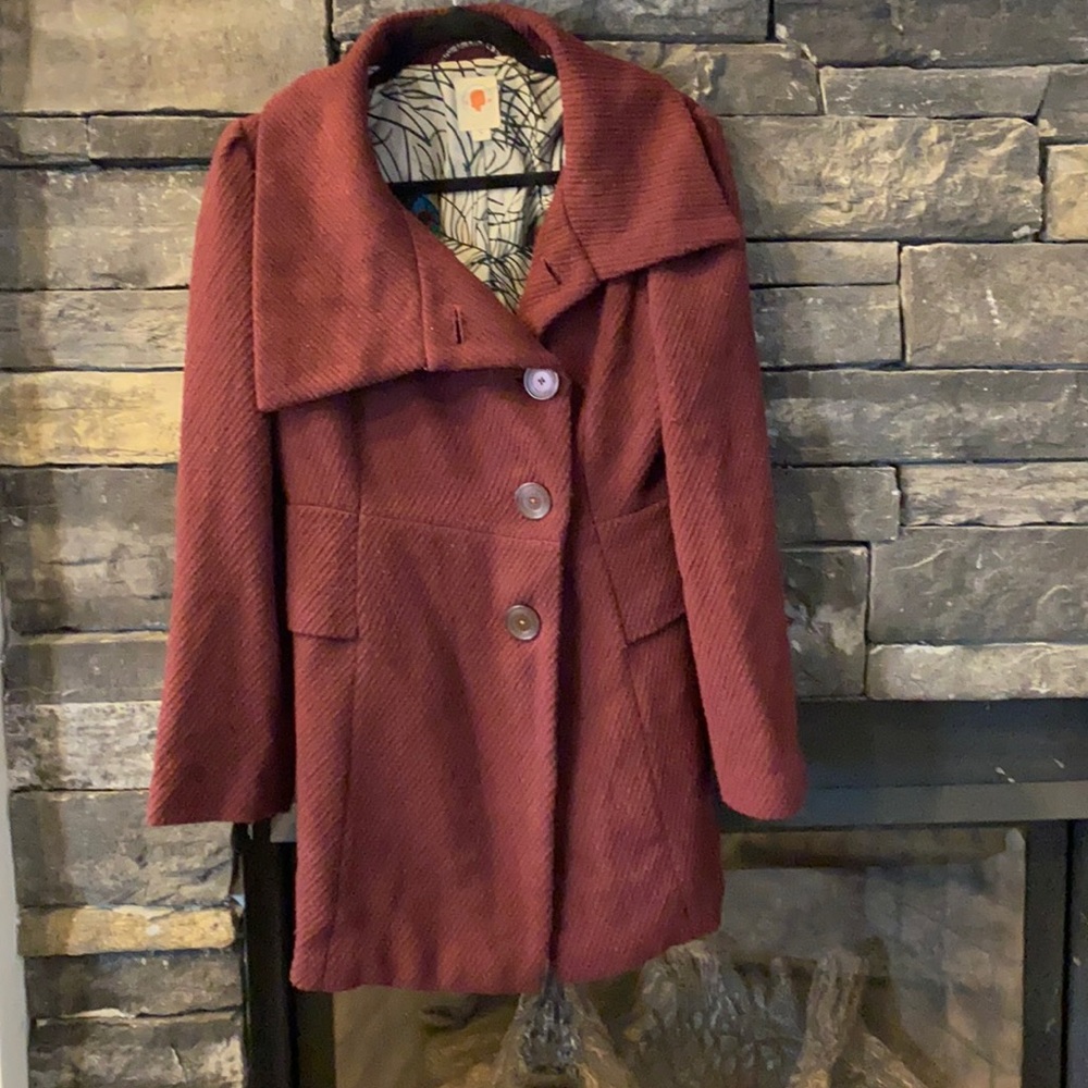 Small Tulle Peacoat in Burgundy